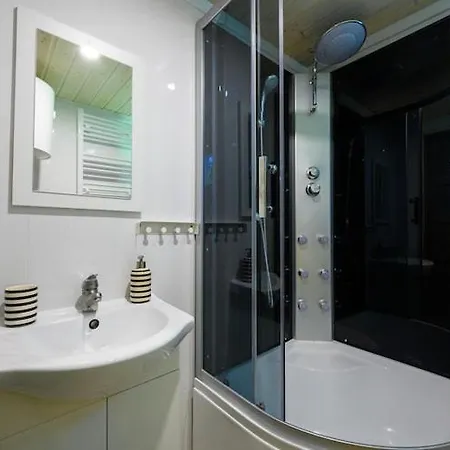 No 2a With Private Jacuzzi دارووفكو