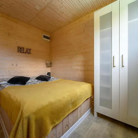 No 2a With Private Jacuzzi