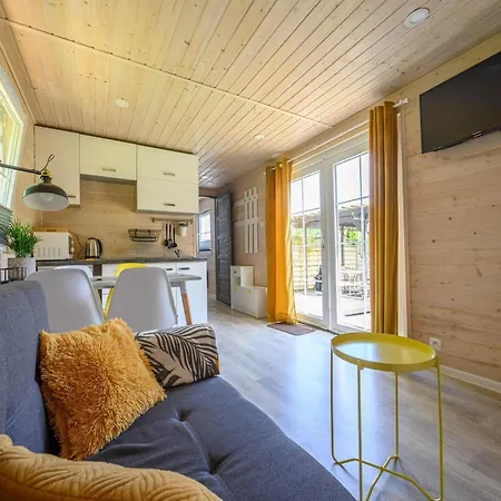 No 2a With Private Jacuzzi