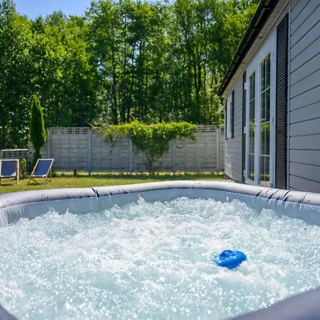 No 2a With Private Jacuzzi
